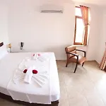 Veranda Hotel